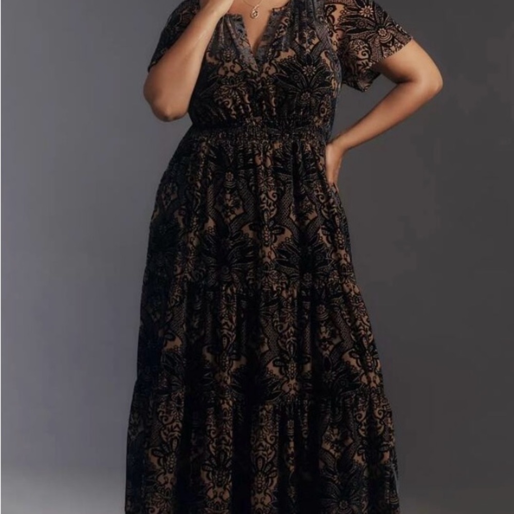 Elegant Black Lace Maxi Dress